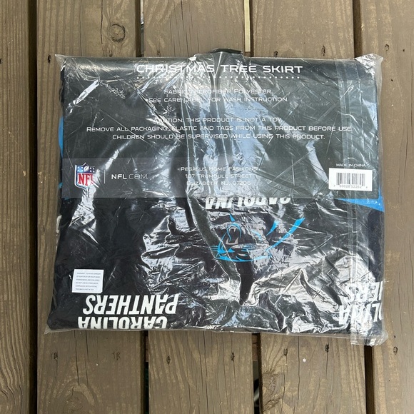 NFL  🎄🏈 Carolina Panthers 🏈🎄Christmas Tree 🎄 skirt - Picture 2 of 2